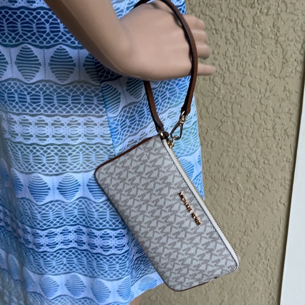 Michael Kors Jet Set Travel Large Top Zip Signature Wristlet Clutch - Picture 15 of 16